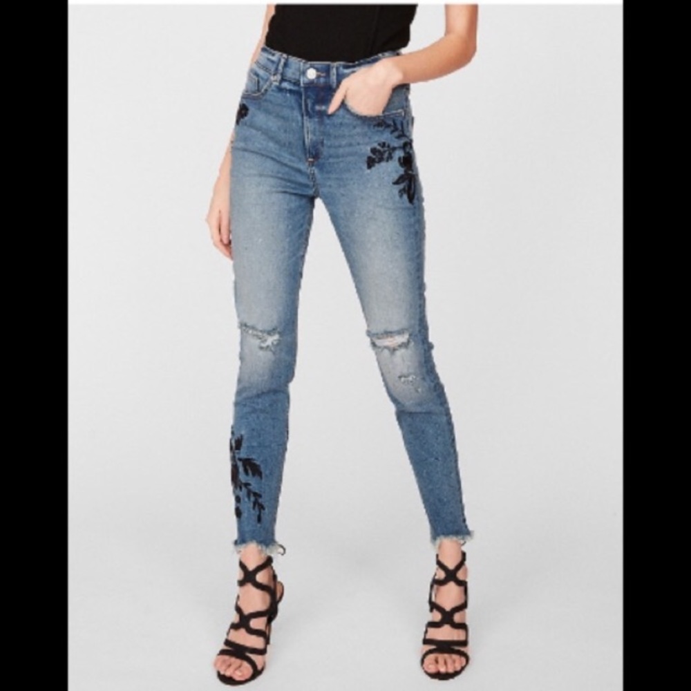 NWT Skinny Ankle Jean Legging Super High Rise Raw Hem, Black Floral Embroidery